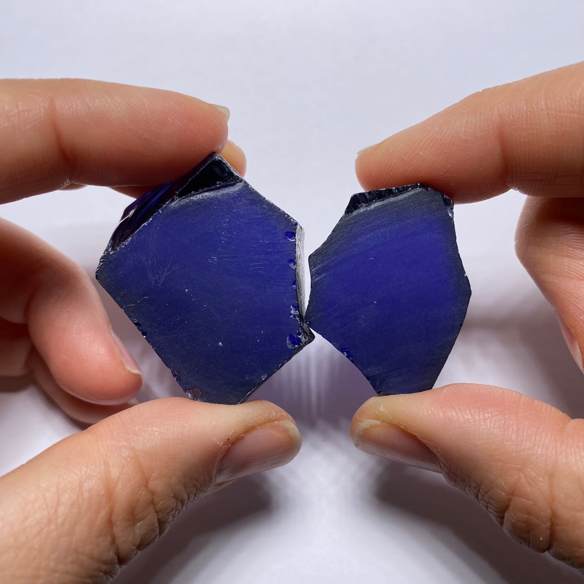 Medium Tanzanite Cubic Zirconia