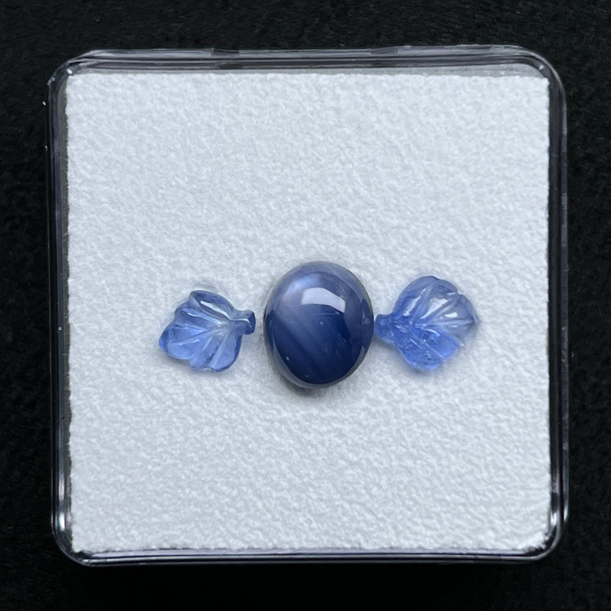 Star Sapphire Cabochon &amp; Carvings