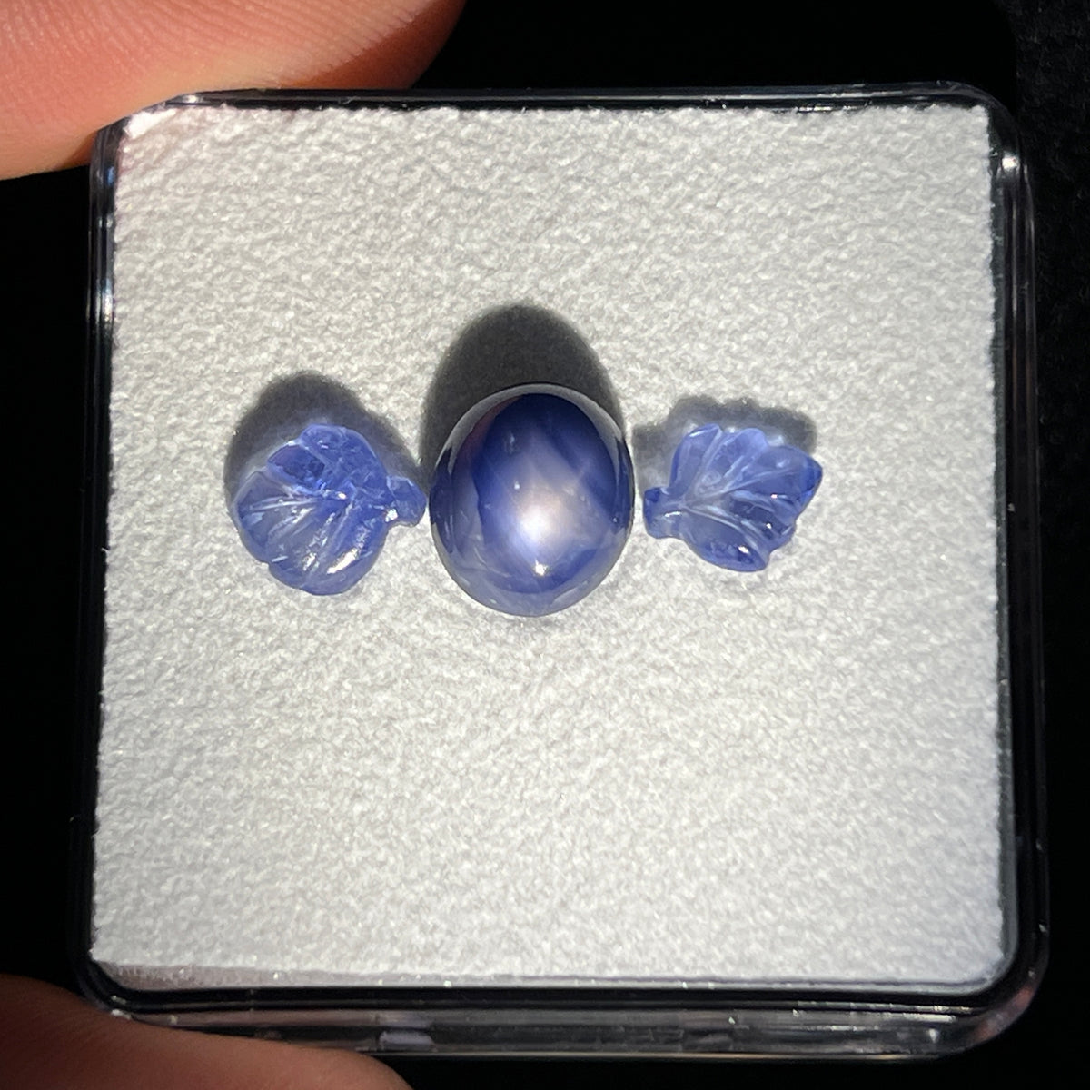 Star Sapphire Cabochon &amp; Carvings