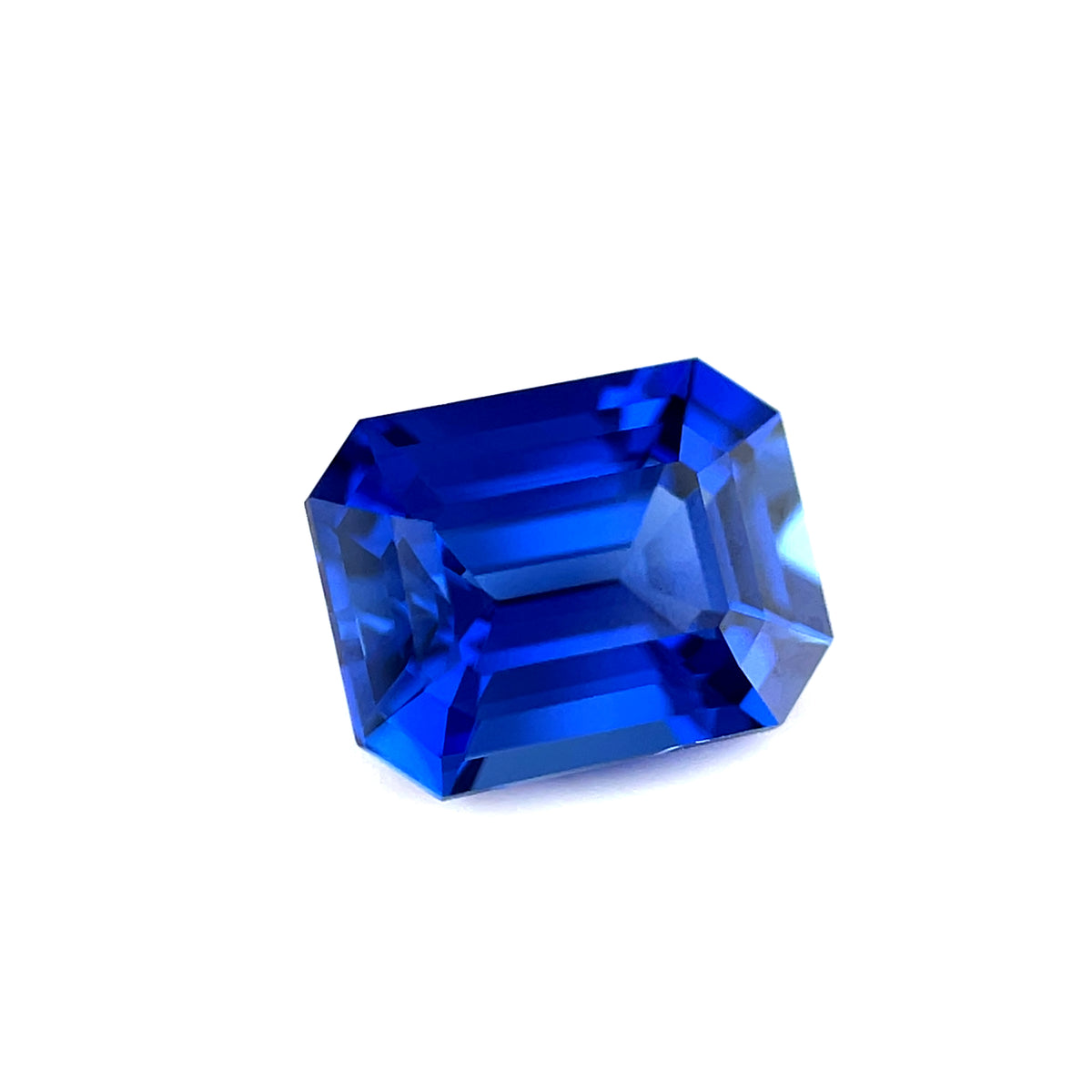 Cornflower Blue Sapphire (Synthetic)